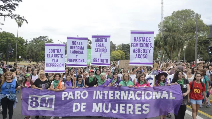 Rosario marcha por el 8M en un clima de extrema violencia urbana