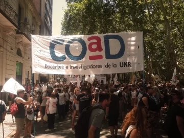 Docentes universitarios paran este martes y miércoles en todo el país