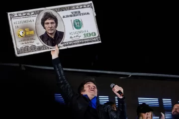 A la expectativa del discurso de Javier Milei subió el dólar