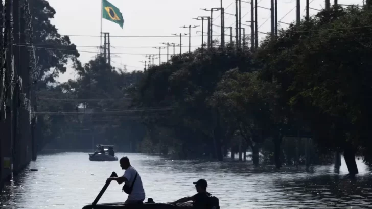 Inundaciones en Brasil dejan al menos 95 muertos y decenas de desamparados