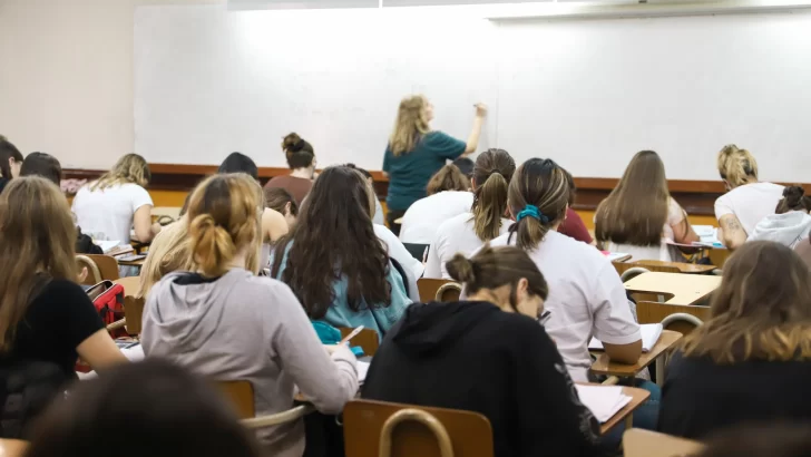 Docentes universitarios anunciaron un paro de 48 horas