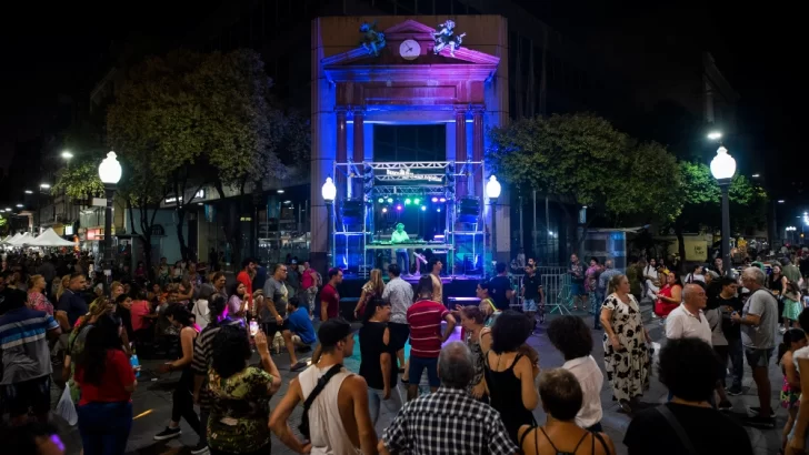 Noche de Peatonales: habrá refuerzos en el transporte y Mi bici tu bici será gratis