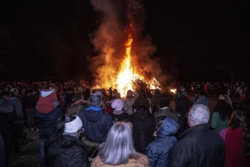 Llegan las tradicionales fogatas de San Juan a Rosario