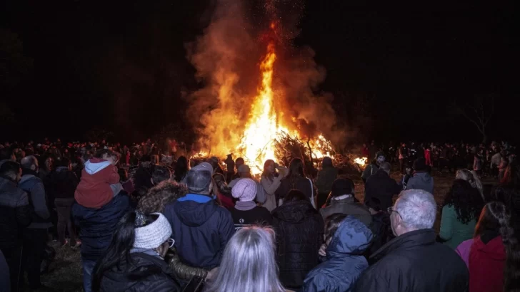 Llegan las tradicionales fogatas de San Juan a Rosario