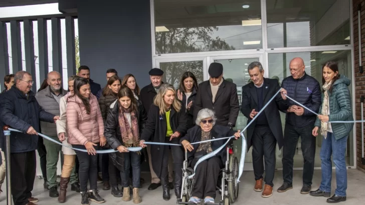 Javkin inauguró el Centro de Salud Hermes Binner en barrio Avellaneda Oeste