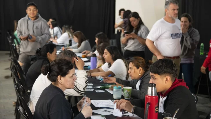 Nueva Oportunidad: más de 550 jóvenes que participan del programa recibieron sus becas