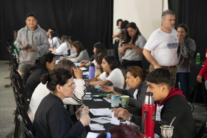 Nueva Oportunidad: más de 550 jóvenes que participan del programa recibieron sus becas