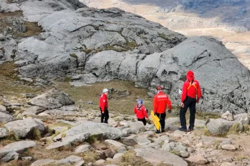 Vuelven a la ciudad los alumnos intoxicados y rescatados del cerro Champaquí