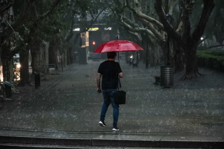 Emiten alerta naranja por fuertes tormentas para la tarde y noche de este miércoles 23 de octubre