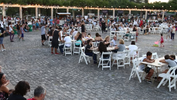 En el Mercado del Patio: tejedoras confeccionarán mantitas para las maternidades públicas