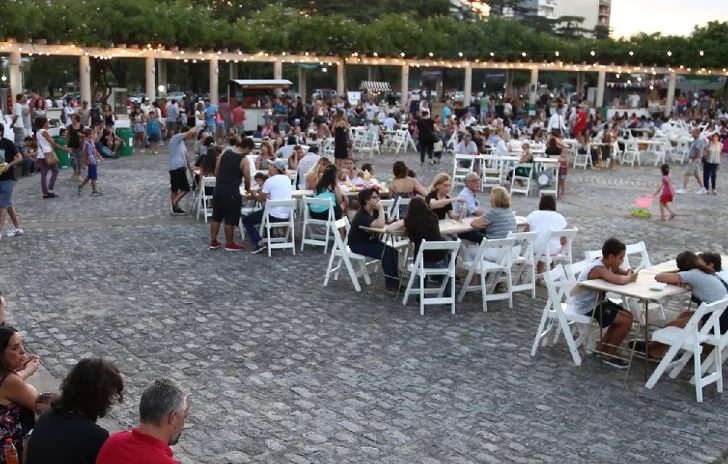 En el Mercado del Patio: tejedoras confeccionarán mantitas para las maternidades públicas