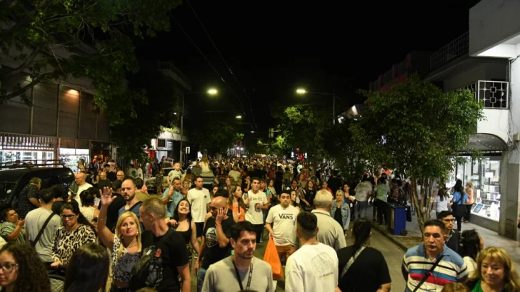 “Noche en mi Barrio” llega este viernes al Centro Comercial Azcuénaga