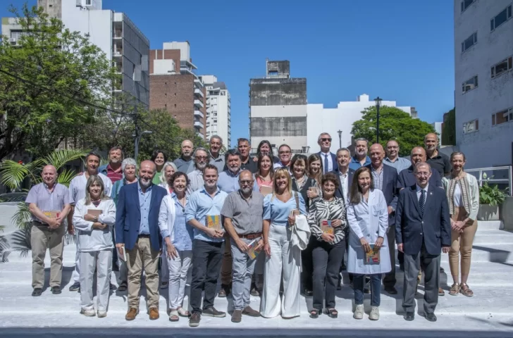 Rosario celebró las Bodas de Plata del Cemar, un emblema de la salud pública