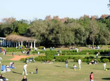 “Casate con tu ciudad como testigo”: Rosario suma al Parque Alem como escenario para el “sí”.