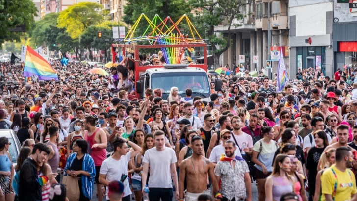 Partidos y sindicatos se suman a la marcha antifascista en defensa de los derechos de las minorías sexuales