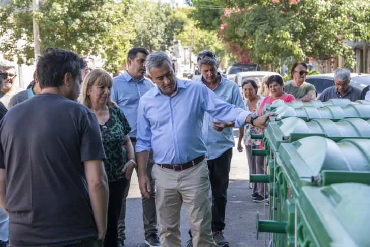 La municipalidad instaló 121 nuevos contenedores en barrios La Guardia y Matheu