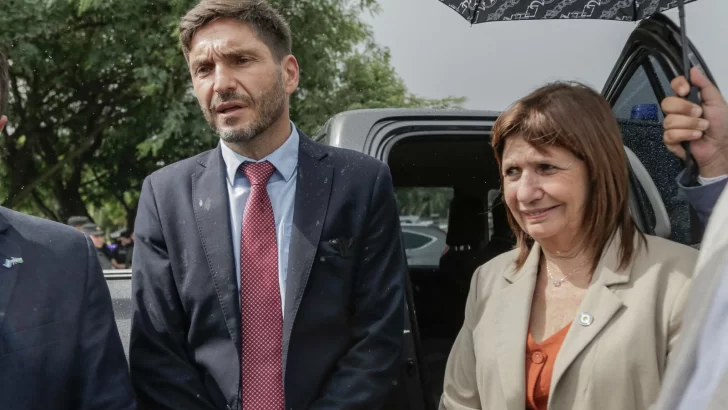 Pullaro y Bullrich quemaron droga incautada en el norte provincial