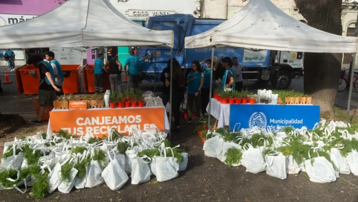 Este viernes 25 habrá canje de reciclables en la plaza Azcuénaga