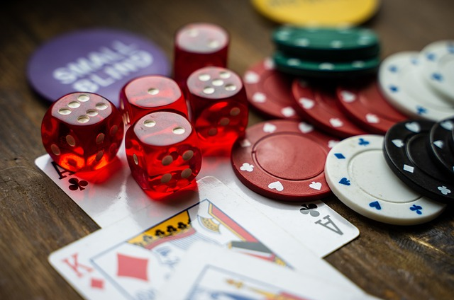 In fraganti: desbarataron casino clandestino mientras jugaban al póker