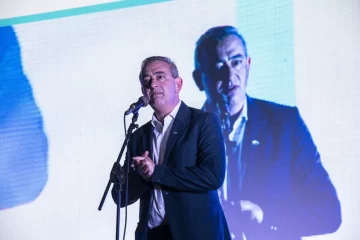 “Nunca nos vamos a retirar de la prestación del servicio de salud pública”, afirmó Javkin
