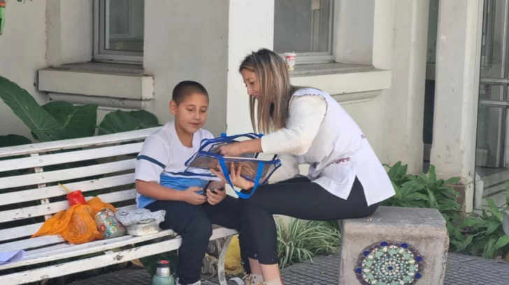 Provincia entregó 600 kits escolares para que los niños internados puedan estudiar