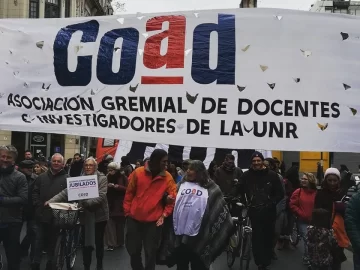 Miércoles y jueves: docentes de la UNR vuelven al paro de 48 horas por mejores salarios