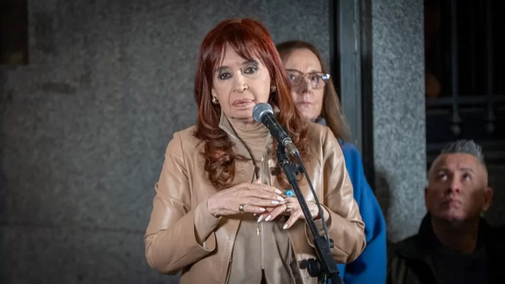 La Corte ordenó la detención de Cristina y el PJ se movilizó en varios puntos del país