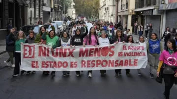 A 10 años del femicidio de Chiara Páez, Rosario marchó al grito de “Ni Una Menos”