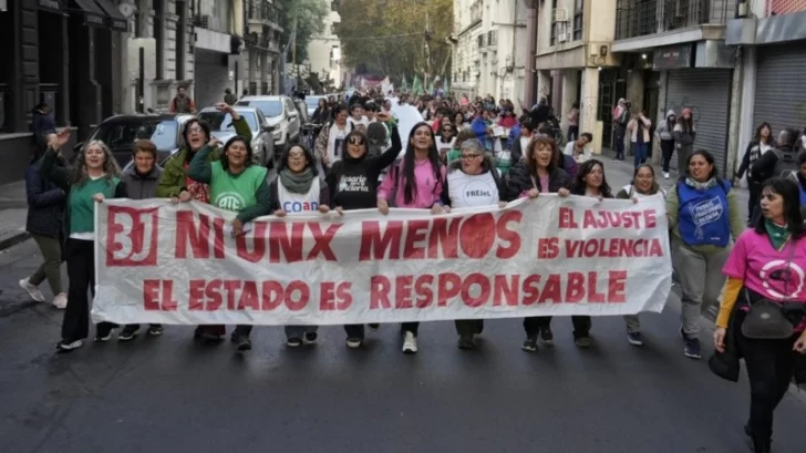 A 10 años del femicidio de Chiara Páez, Rosario marchó al grito de “Ni Una Menos”