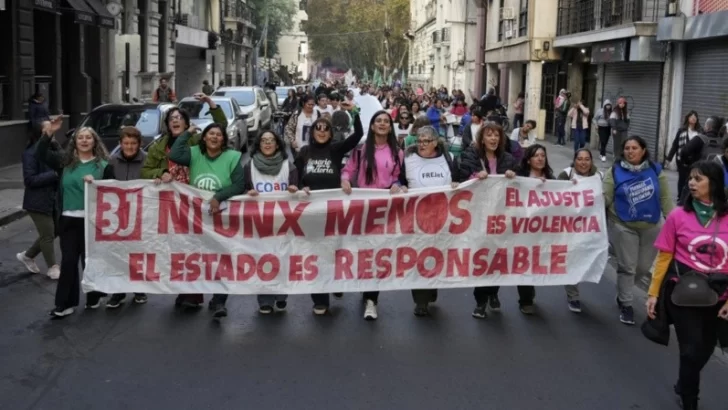 A 10 años del femicidio de Chiara Páez, Rosario marchó al grito de “Ni Una Menos”