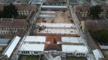 Comenzaron a montar los nuevos pabellones de aislamiento en la Cárcel de Coronda