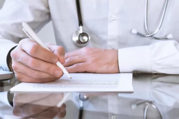 La provincia suspendió a empleados públicos por presentar certificados de salud truchos