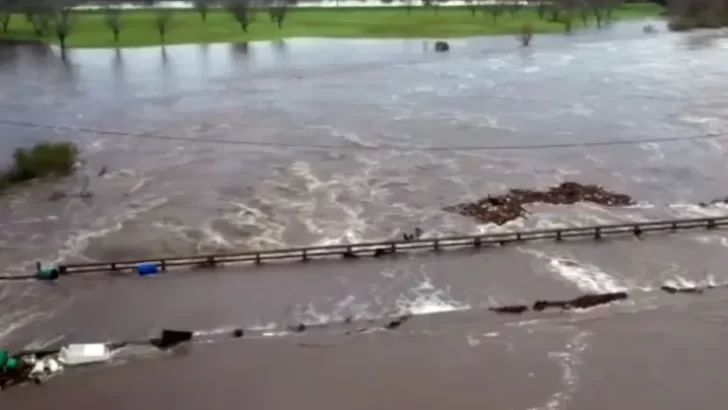 Carcarañá: alerta máxima con más de 300 evacuados por la crecida del río