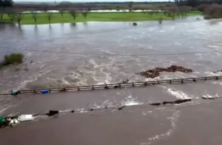 Carcarañá: alerta máxima con más de 300 evacuados por la crecida del río