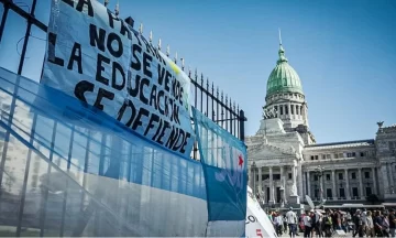 Milei vetó el financiamiento universitario y los gremios anunciaron paro nacional