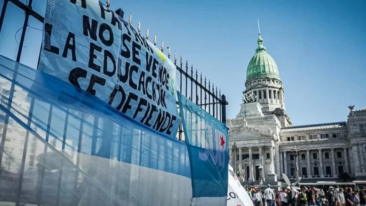 Milei vetó el financiamiento universitario y los gremios anunciaron paro nacional