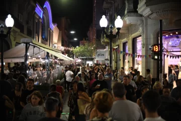 La Noche de las Peatonales vuelve con la reapertura del Pasaje Juramento