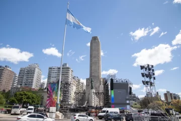 Todo listo para un show histórico en el Monumento con Nicky Nicole y Baglietto