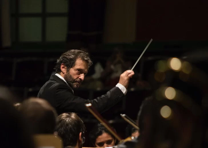La Sinfónica de Rosario se presenta este jueves bajo la batuta de Carlos Calleja