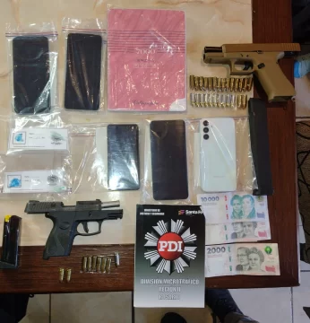 En Rosario y región: 12 allanamientos con ocho detenidos y secuestro de drogas y armas