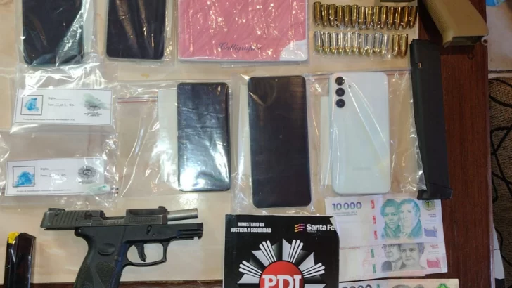 En Rosario y región: 12 allanamientos con ocho detenidos y secuestro de drogas y armas
