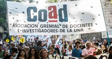 Hoy: UNR sin clases por un paro de COAD y APUR Hoy: UNR sin clases por un paro de COAD y APUR