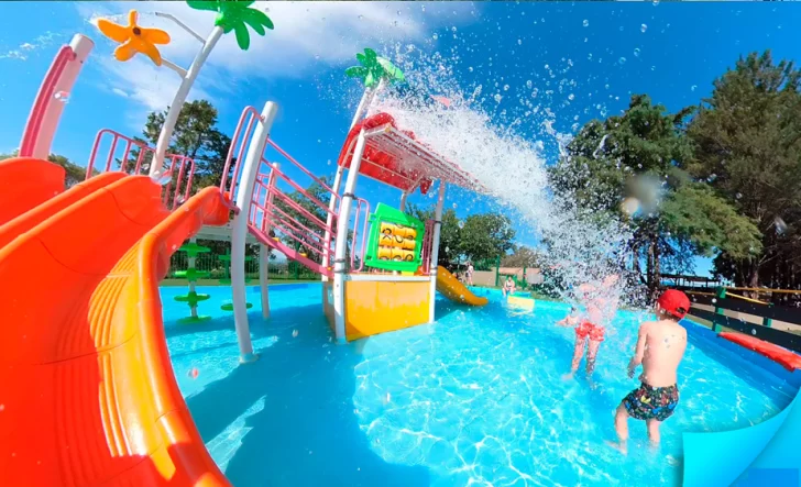 Pullaro anunció la construcción de un Parque Acuático en la costa de Rosario Pullaro anunció la construcción de un Parque Acuático en la costa de Rosario