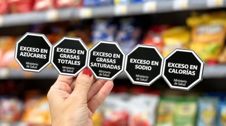 “Se hipoteca el futuro”: nutricionistas rechazan la eliminación del Etiquetado Frontal “Se hipoteca el futuro”: nutricionistas rechazan la eliminación del Etiquetado Frontal