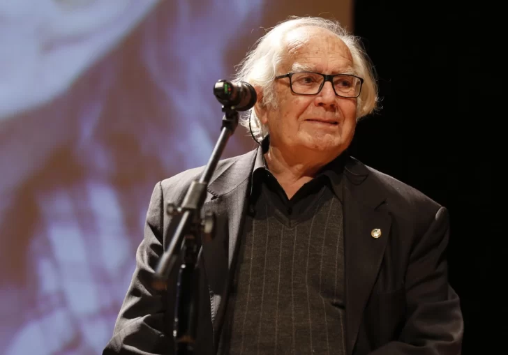 Pérez Esquivel impulsa la semana de “ayuno contra el hambre” en protesta contra el gobierno de Milei Pérez Esquivel impulsa la semana de “ayuno contra el hambre” en protesta contra el gobierno de Milei