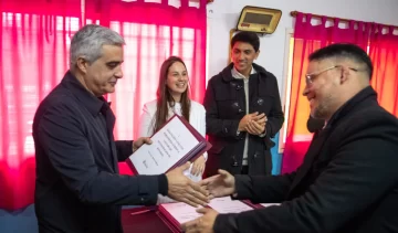 La Municipalidad y la UNR relanzaron su programa de acceso a derechos barriales La Municipalidad y la UNR relanzaron su programa de acceso a derechos barriales