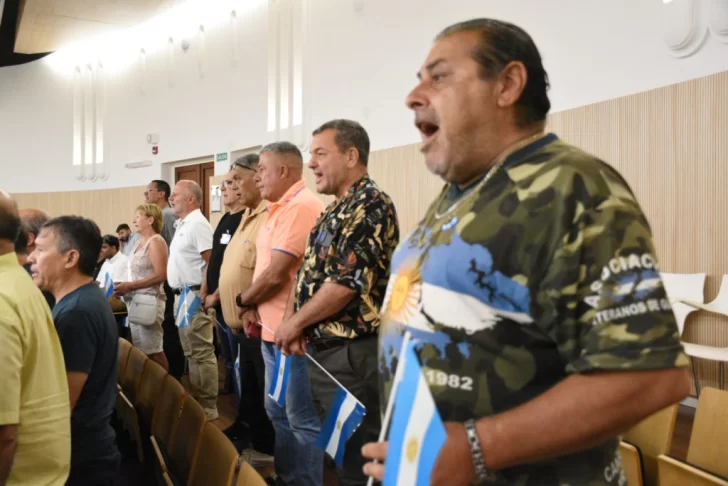 Promesa a la Bandera: invitan a la jura a quienes no pudieron hacerlo con sus escuelas Promesa a la Bandera: invitan a la jura a quienes no pudieron hacerlo con sus escuelas