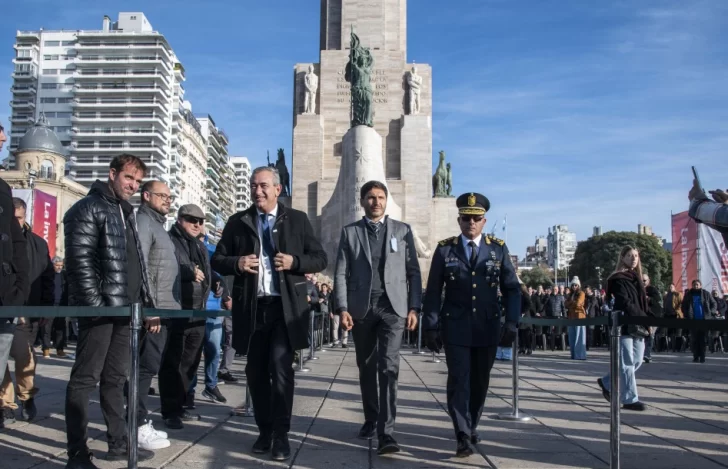 Pullaro y Javkin presentaron las obras de restauración del Monumento a la Bandera Pullaro y Javkin presentaron las obras de restauración del Monumento a la Bandera