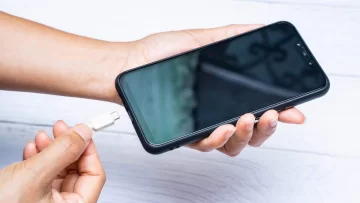Consejos de expertos: cómo cargar el celular para prolongar la vida útil de la batería Consejos de expertos: cómo cargar el celular para prolongar la vida útil de la batería