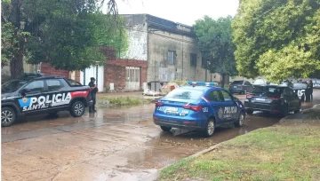 Entró a una casa a robar y lo balearon: es policía y está internado y arrestado Entró a una casa a robar y lo balearon: es policía y está internado y arrestado